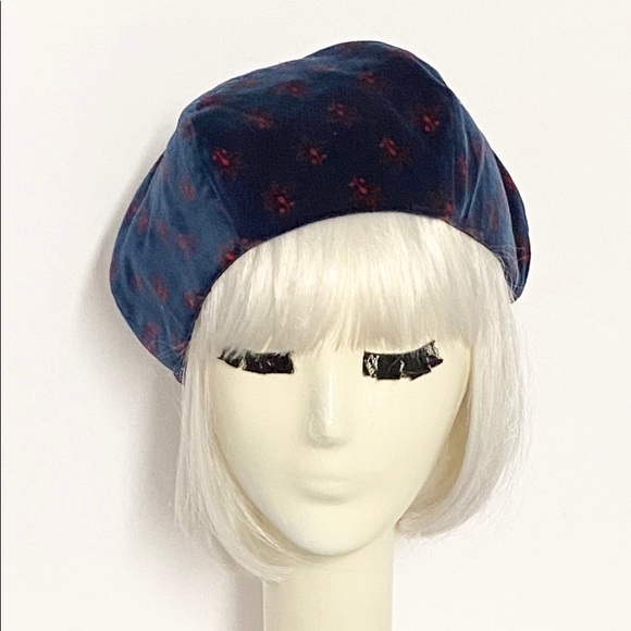 Navy velvet beret hat